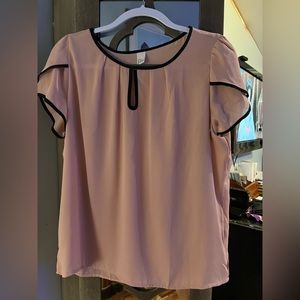 Pretty in Pink silky blouse 👚 Size XL fits like L